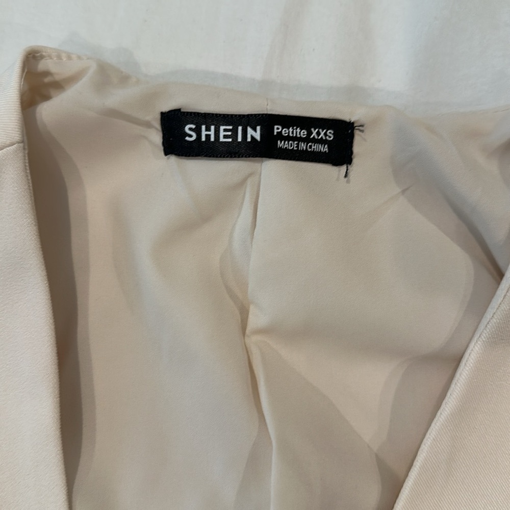 Suit Set - Picture 3 of 10